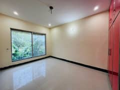 10 Marla House Available For Rent In Lake City