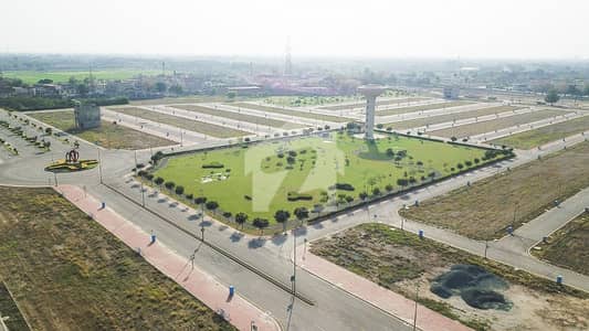الرحمت ہاؤسنگ پیکو روڈ,لاہور میں 3 مرلہ کمرشل پلاٹ 1.35 کروڑ میں برائے فروخت۔