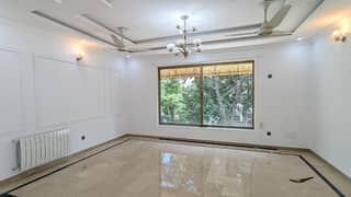 FOR RENT Renovated 6-Beds Triple Storey House E_7 FOR RENT Renovated 6-Beds Triple Storey House E_7