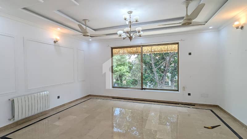 FOR RENT Renovated 6-Beds Triple Storey House E_7 FOR RENT Renovated 6-Beds Triple Storey House E_7