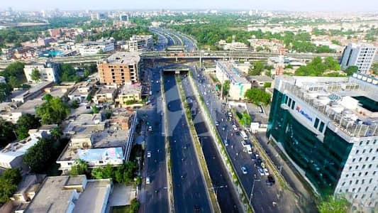 گلبرگ 3 گلبرگ,لاہور میں 4 کنال کمرشل پلاٹ 80.0 کروڑ میں برائے فروخت۔