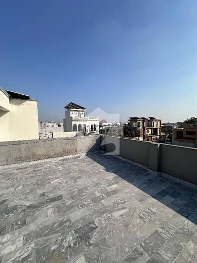 Beautiful House For Sale With Gas Electricity Good Location