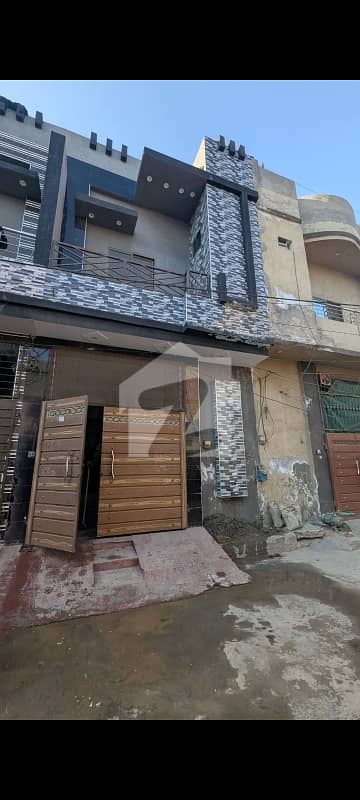ستیانہ روڈ فیصل آباد میں 3 کمروں کا 2 مرلہ مکان 80.0 لاکھ میں برائے فروخت۔