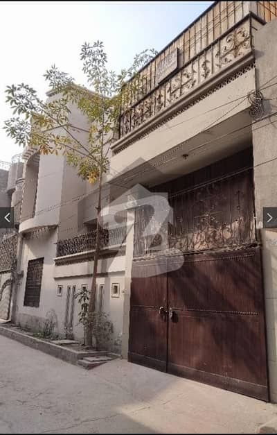ستیانہ روڈ فیصل آباد میں 5 کمروں کا 6 مرلہ مکان 2.45 کروڑ میں برائے فروخت۔