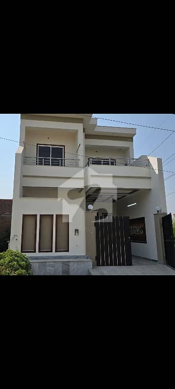 ستیانہ روڈ فیصل آباد میں 4 کمروں کا 5 مرلہ مکان 1.58 کروڑ میں برائے فروخت۔
