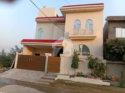 کینال ویلی لوئر کینال روڈ,فیصل آباد میں 4 کمروں کا 4 مرلہ مکان 1.25 کروڑ میں برائے فروخت۔