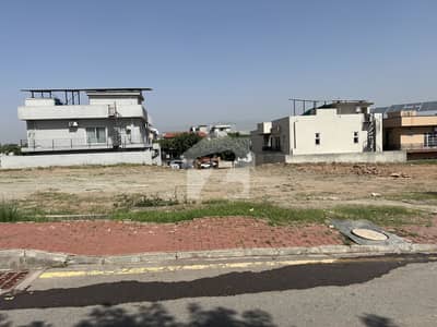 بحریہ انکلیو - سیکٹر بی1 بحریہ انکلیو,بحریہ ٹاؤن,اسلام آباد میں 1 کنال رہائشی پلاٹ 4.0 کروڑ میں برائے فروخت۔