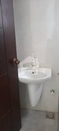 32 32