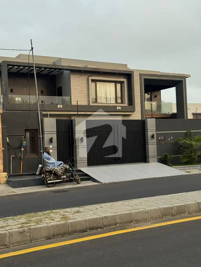ULTRALUXE SIGNATURE LIVING: 1000 SQ YD DESIGNER RESIDENCE FOR SALE ON KHAYABAN-E-MUHAFIZ, DHA PHASE 6