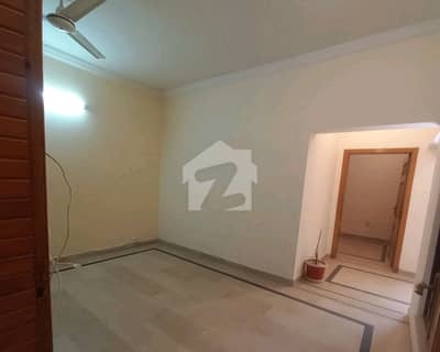 ای ۔ 11 اسلام آباد میں 7 کمروں کا 8 مرلہ مکان 7.5 کروڑ میں برائے فروخت۔