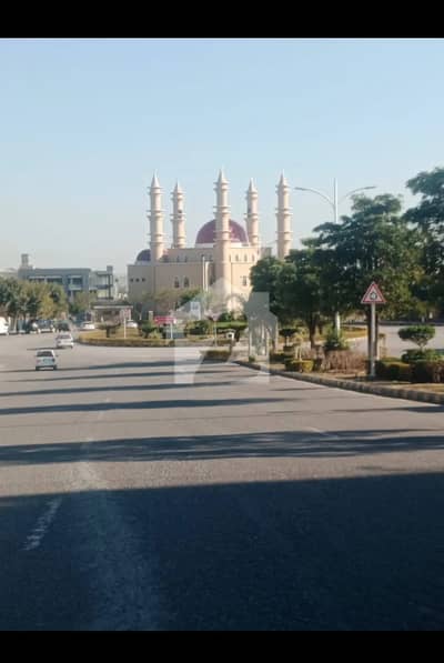 Main Double Road 10Marla Sun Face Solid Land 2Kanal Facing Plot Main Double Road 10Marla Sun Face Solid Land 2Kanal Facing Plot