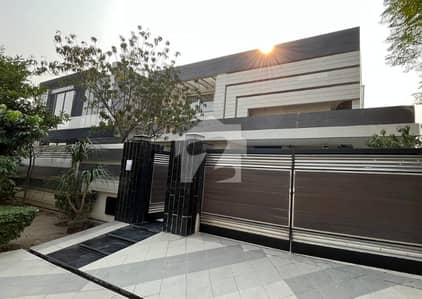 1 Kanal Furnished Elegant Designer Bungalow Phase 5