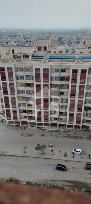 سمیرا اسکائی ٹاور گلزارِ ہجری,سکیم 33,کراچی میں 3 کمروں کا 7 مرلہ فلیٹ 1.8 کروڑ میں برائے فروخت۔