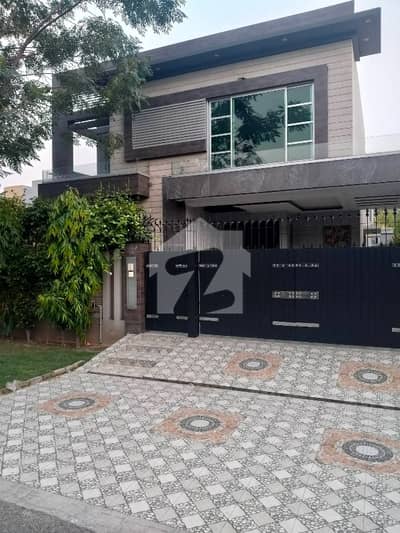 ڈی ایچ اے فیز 5 ڈیفنس (ڈی ایچ اے),لاہور میں 4 کمروں کا 10 مرلہ مکان 3.5 لاکھ میں کرایہ پر دستیاب ہے۔