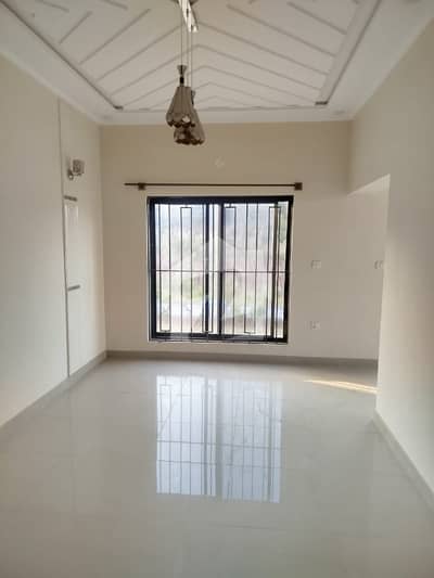 1 Kanal Luxury Upper Portion 3 Bed TV Lounge Modern Kitchen