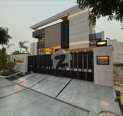 Mumtaz City 16 Marla Triple Storey House For Sale