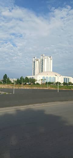 ONE CONSTITUTION AVENUEUN FURNISHED 3BED WITH SERVENT QUATER AND STORE FLAT FOR RENT
