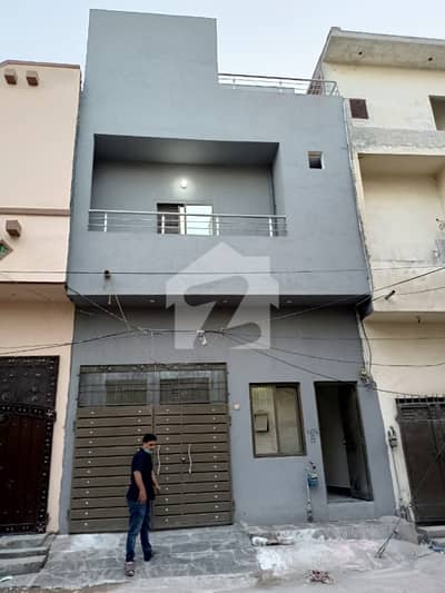 شیرشاہ کالونی - راؤنڈ روڈ لاہور میں 4 کمروں کا 3 مرلہ مکان 1.15 کروڑ میں برائے فروخت۔