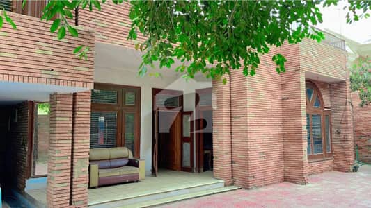 Prime Location House 20 Marla For Rent In Madina Town Prime Location House 20 Marla For Rent In Madina Town