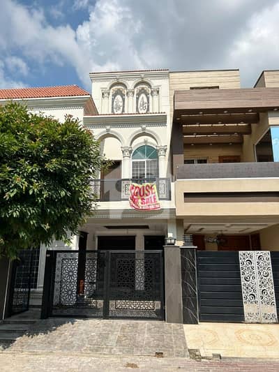 5 Marla Brand New House Available For Rent