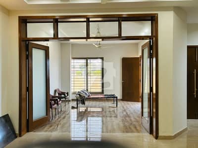 10 Marla Brand New Front Open House Available For Rent