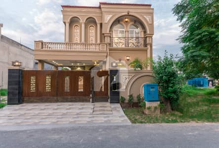 ڈی ایچ اے فیز 4 ڈیفنس (ڈی ایچ اے),لاہور میں 4 کمروں کا 10 مرلہ مکان 5.25 کروڑ میں برائے فروخت۔