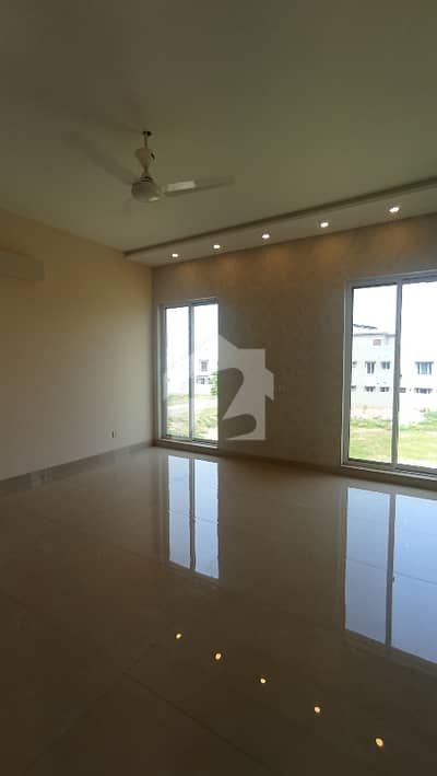 10 Marla Neat Clean Floor Available For Rent