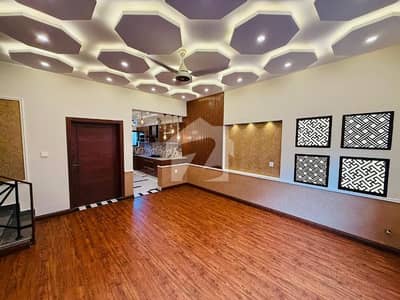 1 Kanal House For Sale