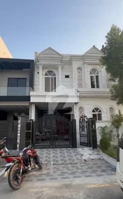 سٹی ہاؤسنگ سوسائٹی سیالکوٹ میں 4 کمروں کا 5 مرلہ مکان 55.0 ہزار میں کرایہ پر دستیاب ہے۔