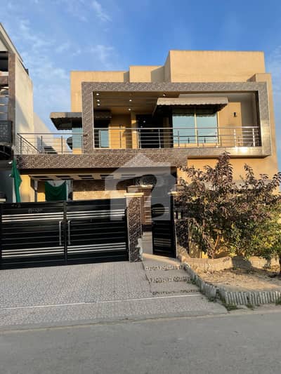 10 Marla Brand New House For Rent F Block.