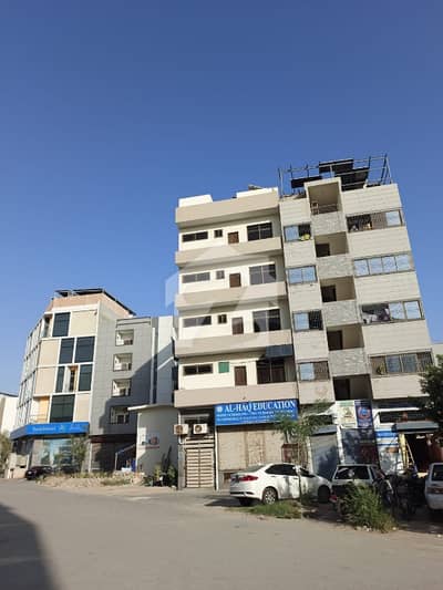 100 SQUARE YARD COMMERCIAL PLOT FOR SELL IN DHA PHASE 7 EXT.