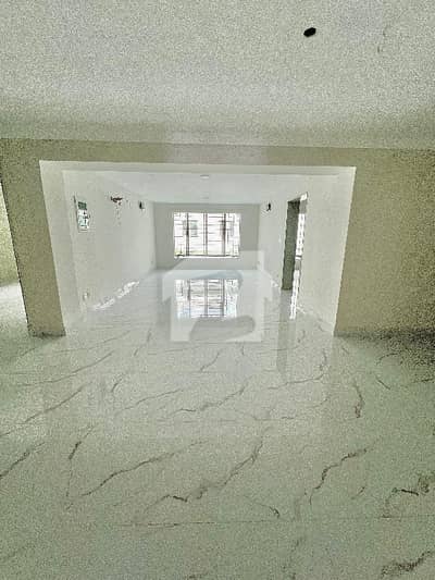 2.5 Kanal House Available For Rent near MM Alam Road For Office Software House