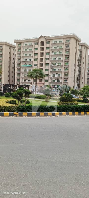 عسکری 11 ۔ سیکٹر بی اپارٹمنٹس عسکری 11,عسکری,لاہور میں 3 کمروں کا 11 مرلہ فلیٹ 3.8 کروڑ میں برائے فروخت۔