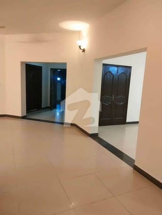4 Bed Big House Available For Sale 4 Bed Big House Available For Sale