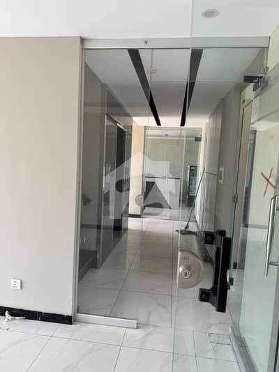 ٹاپ سٹی 1 اسلام آباد میں 2 مرلہ Studio دکان 30.0 ہزار میں کرایہ پر دستیاب ہے۔