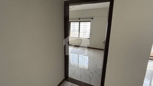 10 Marla Flat Is Available For Rent