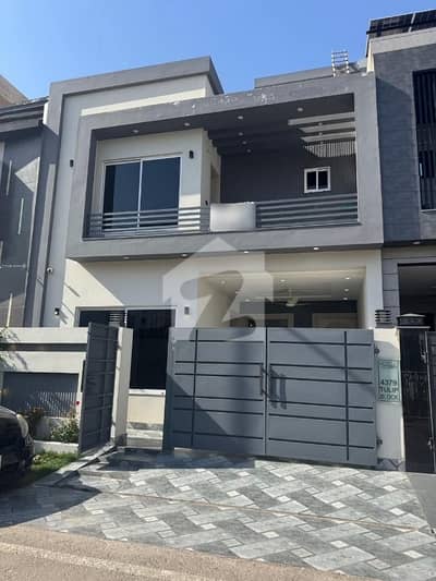 On Excellent Location House In Park View City Sized 6 Marla Is Available On Excellent Location House In Park View City Sized 6 Marla Is Available