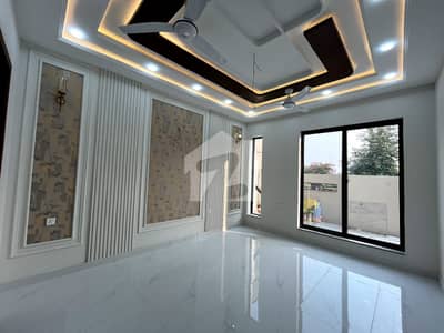 10 Marla Ultra Modern & Luxurious House In Royal Orchid Multan