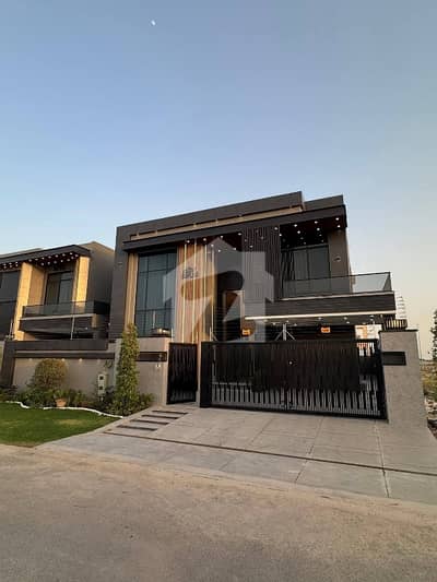ڈی ایچ اے ڈیفینس ملتان میں 5 کمروں کا 1 کنال مکان 5.7 کروڑ میں برائے فروخت۔