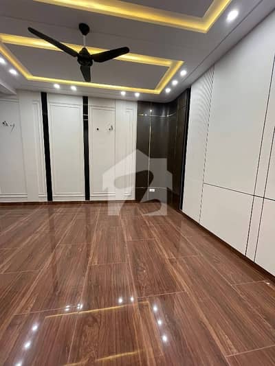 1 Kanal State Of The Art Most Luxurious House Available For Sale At Prime Location