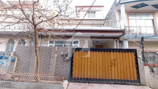 آئی ۔ 10/2 آئی ۔ 10,اسلام آباد میں 5 کمروں کا 6 مرلہ مکان 3.85 کروڑ میں برائے فروخت۔