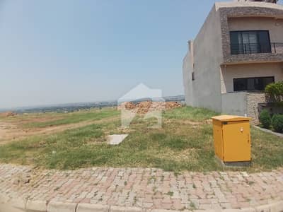 بحریہ ٹاؤن فیز 8 ۔ بلاک ایل بحریہ ٹاؤن فیز 8,بحریہ ٹاؤن راولپنڈی,راولپنڈی میں 12 مرلہ رہائشی پلاٹ 1.35 کروڑ میں برائے فروخت۔