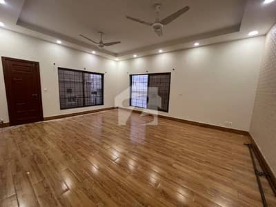 ڈی ایچ اے ڈیفینس فیز 2 ڈی ایچ اے ڈیفینس,اسلام آباد میں 3 کمروں کا 1 کنال بالائی پورشن 1.4 لاکھ میں کرایہ پر دستیاب ہے۔ ڈی ایچ اے ڈیفینس فیز 2 ڈی ایچ اے ڈیفینس,اسلام آباد میں 3 کمروں کا 1 کنال بالائی پورشن 1.4 لاکھ میں کرایہ پر دستیاب ہے۔