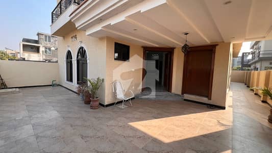 10 Marla A+ Construction House For Sale| Near Commercial Phase 8