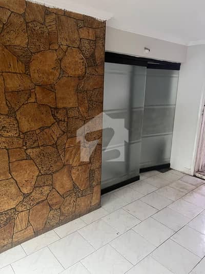 *SPACE AVAILABLE ON RENT FOR OFFICE*