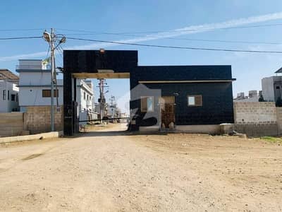 240 Yards Plot For Sale / Sadaf CHS Society / Transfer - Leased / West Open , East Open & Corner
