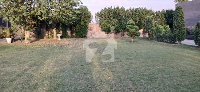 برکی روڈ کینٹ,لاہور میں 2 کمروں کا 4 کنال فارم ہاؤس 4.9 کروڑ میں برائے فروخت۔