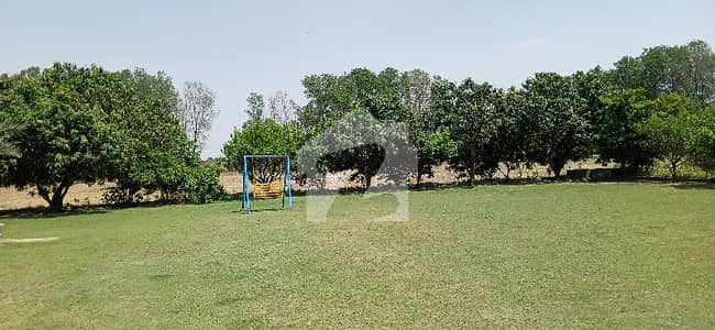بیدیاں روڈ لاہور میں 1 کمرے کا 32 کنال فارم ہاؤس 9.5 کروڑ میں برائے فروخت۔