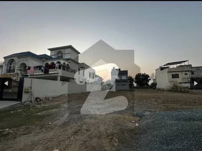 1 KANAL PLOT FOR SALE IN Q-BLOCK. 1 KANAL PLOT FOR SALE IN Q-BLOCK.
