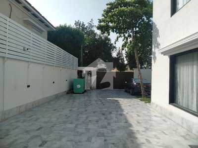 BUNGALOW FOR SALE LOCATED AT PHASE 6